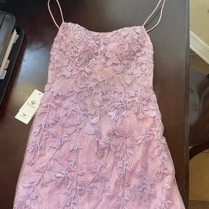 Berlinnova lilac homecoming dress.